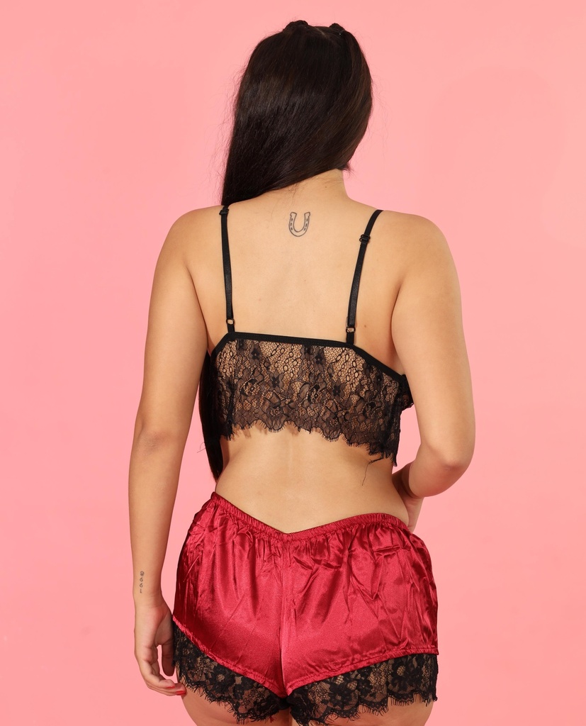 Pijama short de encaje color vino tinto